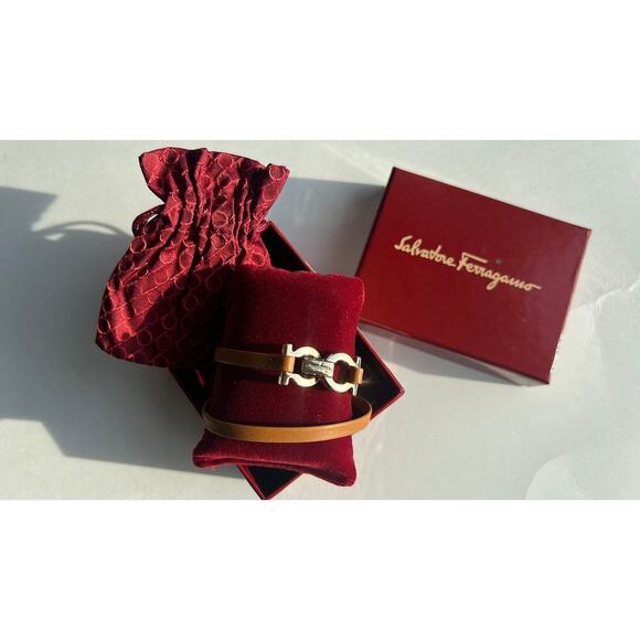 NEW Ferragamo Timeless Chic Gancini Double Brown Leather Gold Tone Bracelet - Picture 13 of 14